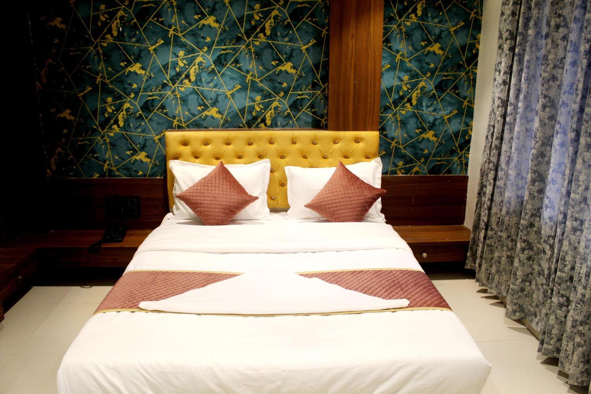 Hotel India Gate Narhe, Pune Esterno foto