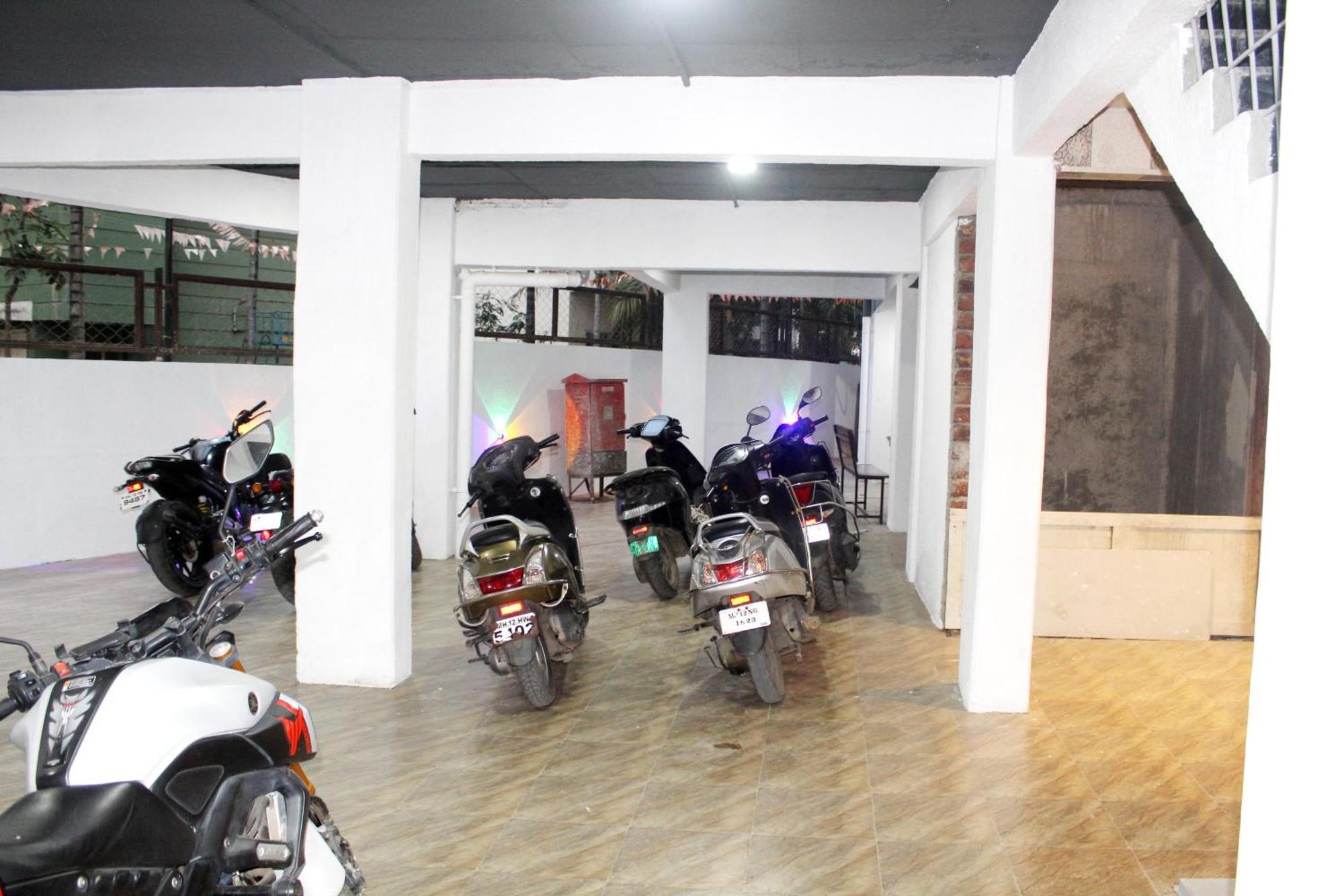 Hotel India Gate Narhe, Pune Esterno foto