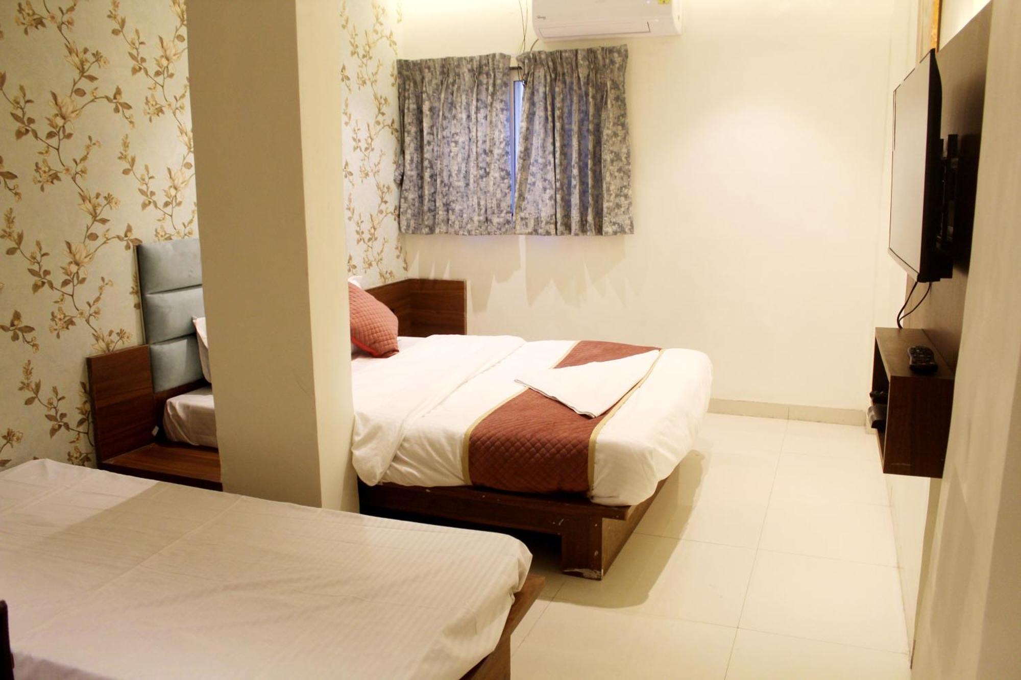 Hotel India Gate Narhe, Pune Esterno foto