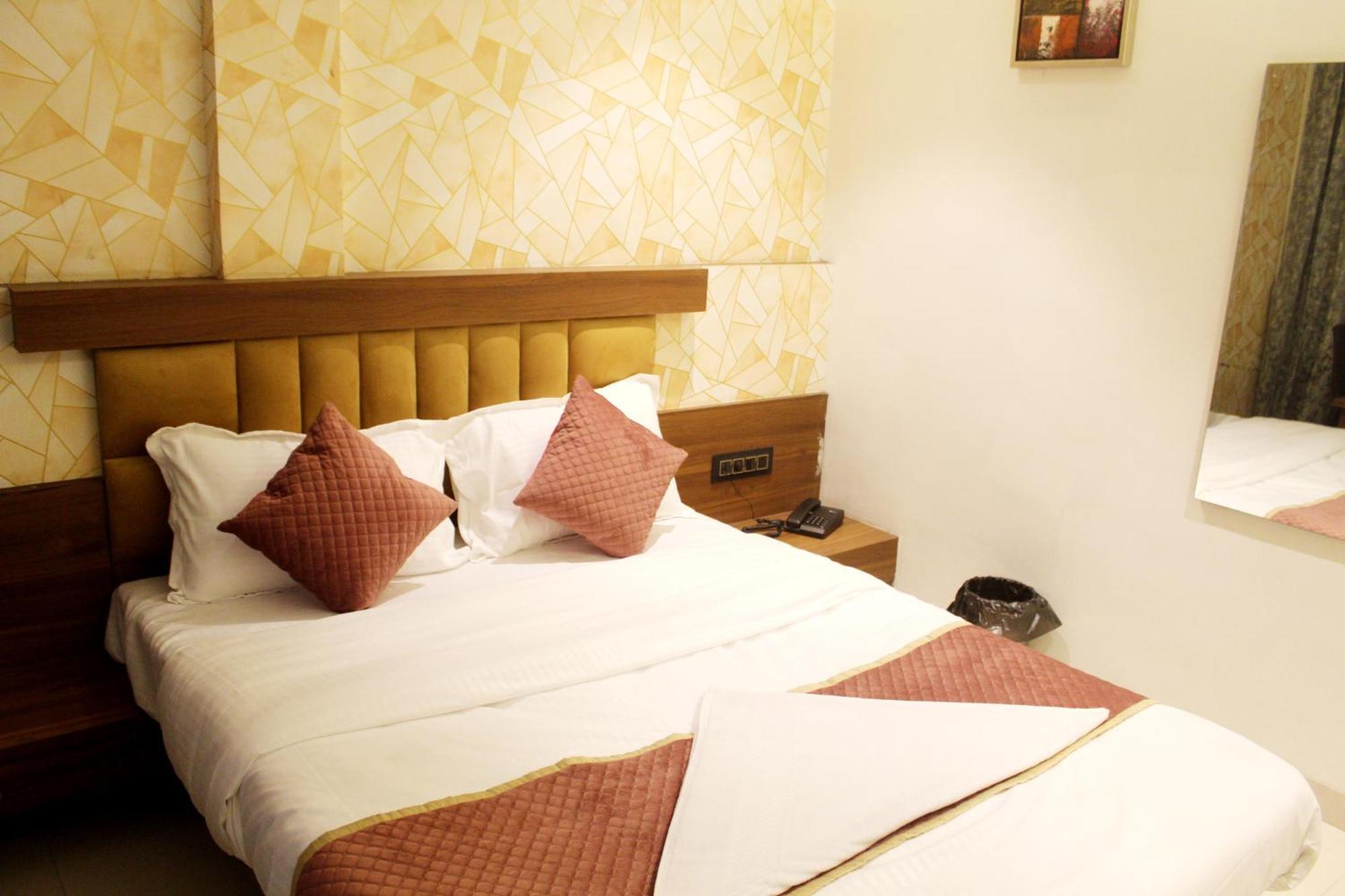 Hotel India Gate Narhe, Pune Esterno foto
