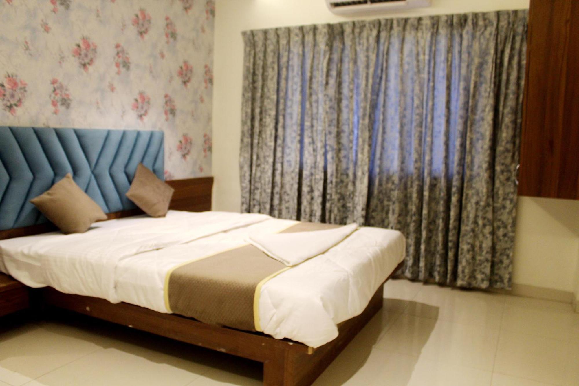 Hotel India Gate Narhe, Pune Esterno foto